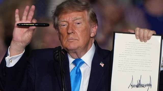 ডিজেলের আকাশচুম্বী দাম নিয়ে বড় ঘোষণার প্রতিশ্রুতি ট্রাম্পের