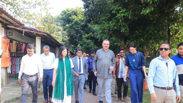 পানাম সিটি দেখে মুগ্ধ হলেন যুক্তরাষ্ট্রের রাষ্ট্রদূত ব্রেন্ট ক্রিস্টেনসেন