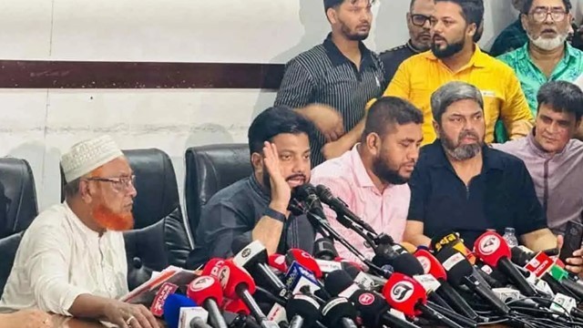 পদত্যাগ করলেন মুক্তিযুদ্ধ বিষয়ক প্রতিমন্ত্রী ইশরাক হোসেন