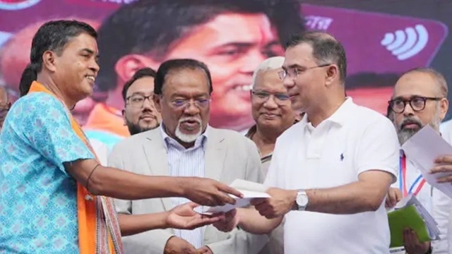 ফুলগাজীর জনসভায় প্রধানমন্ত্রী: যারা 'একদফা' বলে, তাদের কোনো জনকল্যাণমূলক কর্মসূচি নেই