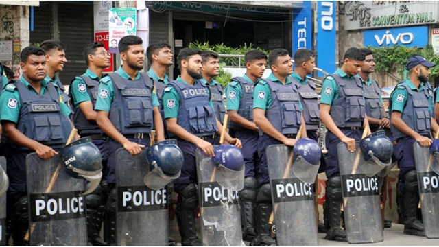 বাংলাদেশে আ.লীগ-বিএনপির পাল্টাপাল্টি কর্মসূচি, সতর্ক পুলিশ