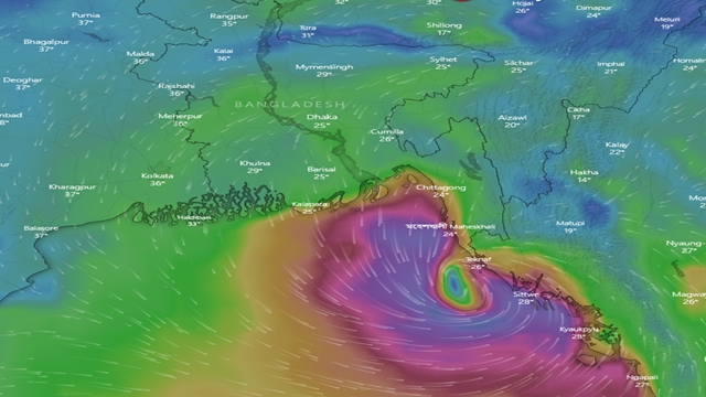 ভয়ঙ্কর রূপ ধারণ করেছে ঘূর্ণিঝড় মোখার  : গতি বেড়ে ২১৫ কিমি