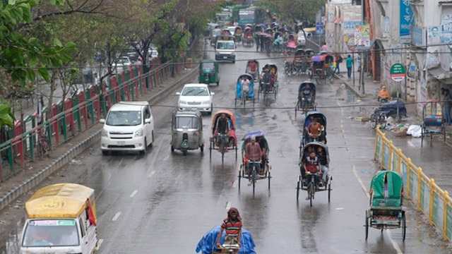 বর্ষায় ঢাকার বাতাসের মান ‘মধ্যম’