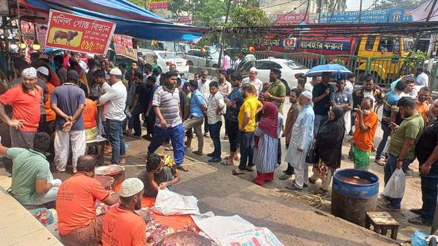 বিক্রির সব রেকর্ড ভেঙেছে রাজধানীর খলিল গোস্ত বিতান