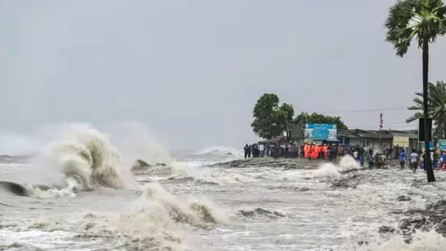 ঘূর্ণিঝড় রিমালের আঘাতে বাংলাদেশে নিহত ১০ মানুষ : এএফপি