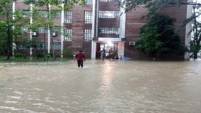 সিলেটে ২৯৮ শিক্ষাপ্রতিষ্ঠান প্লাবিত হওয়ায় সম্ভব হচ্ছে না ক্লাস নেয়া