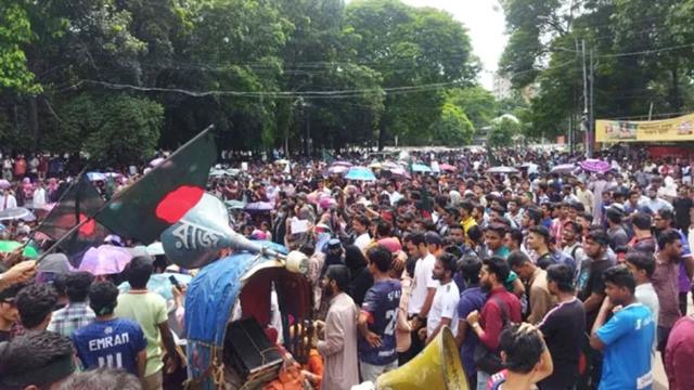 'মার্চ ফর জাস্টিস' : বিভিন্ন স্থানে সংঘর্ষ, লাঠিচার্জ-টিয়ারশেল নিক্ষেপ