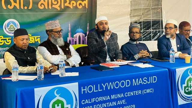রাসূল (সা.)-এর জীবনের বিভিন্ন ঘটনাবলী আলোচনা করছেন প্রধান অতিথি আব্দুল হাই মুহাম্মাদ সাইফুল্লাহ 