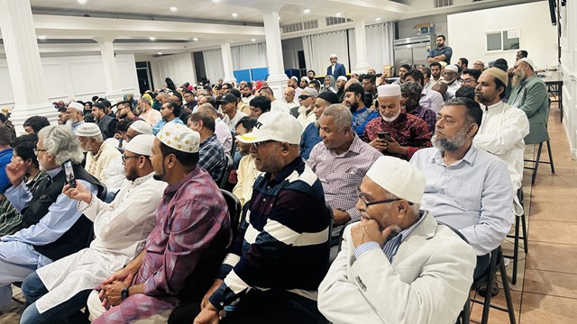 উপস্থিতবৃন্দের একাংশ