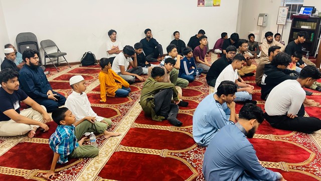উপস্থিতবৃন্দের একাংশ