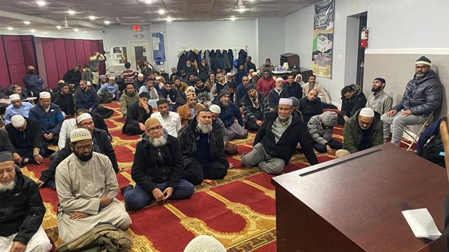 ছবি : দুআ মাহফিলে উপস্থিতবৃন্দের একাংশ