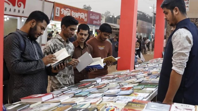 একুশে বইমেলায় প্রাণের সঞ্চার করেছে ইসলামি প্রকাশনী