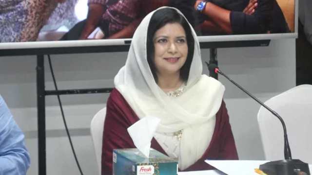 বাংলাদেশ থেকে লন্ডনের উদ্দেশ্যে রওনা হয়েছেন জোবাইদা রহমান