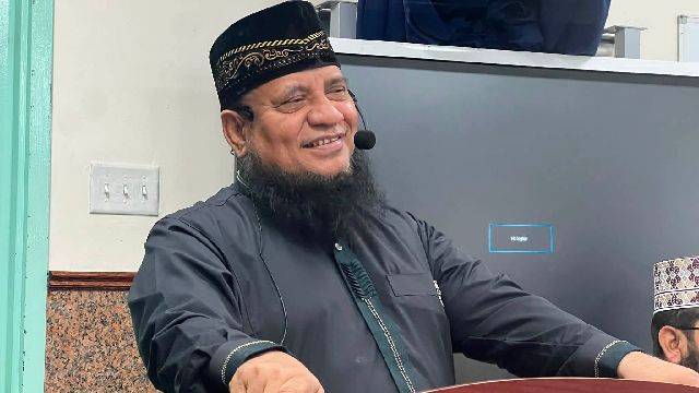 ছবি: মুনা ন্যাশনাল অ্যাসিস্ট্যান্ট এক্সিকিউটিভ ডিরেক্টর এবং আল-কুরআন দাওয়াহ্ সেন্টারের চেয়ারম্যান প্রফেসর ডক্টর রুহুল আমিন।
