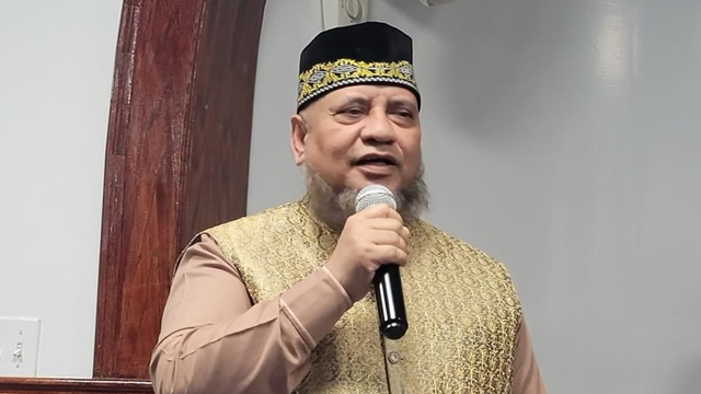 ছবি: মুনা&rsquo;র এসিসট্যান্ট এক্সিকিউটিভ ডিরেক্টর এবং মুনা একাডেমীর সম্মানিত ডিরেক্টর প্রফেসর ড. রুহুল আমিন