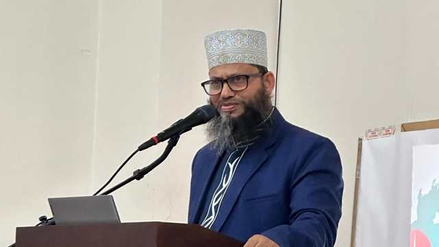 ছবি: মুনা ন্যাশনাল প্রেসিডেন্ট ইমাম দেলোয়ার হোসাইন।