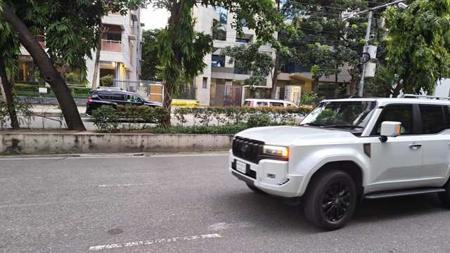 ঢাকায় বর্জ্য ব্যবস্থাপনায় গাফিলতি, ২ কর্মকর্তাকে দায়িত্ব থেকে অব্যাহতি