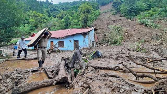 পাহাড়ি ঢল, ভারী বৃষ্টি ও ভূমিধসে ৭ জেলায় বিপর্যয়, ক্ষতিগ্রস্ত ১০ লাখের বেশি মানুষ