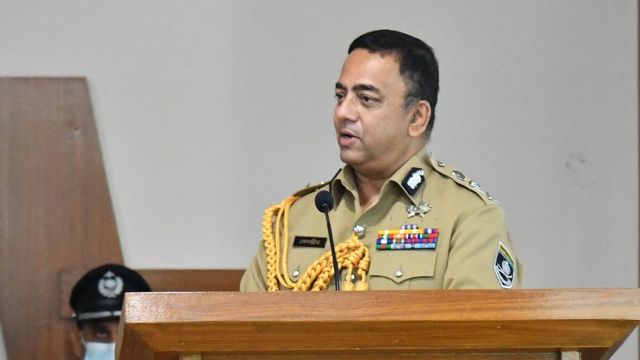 বাংলাদেশের সাবেক পুলিশ প্রধান বেনজিরকে হস্তান্তর করতে নীতিগতভাবে সম্মত দুবাই পুলিশ