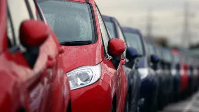 যাতায়াত ভাতা থাকা সত্ত্বেও সংসদ সদস্যদের সরকারি গাড়ির দাবি 