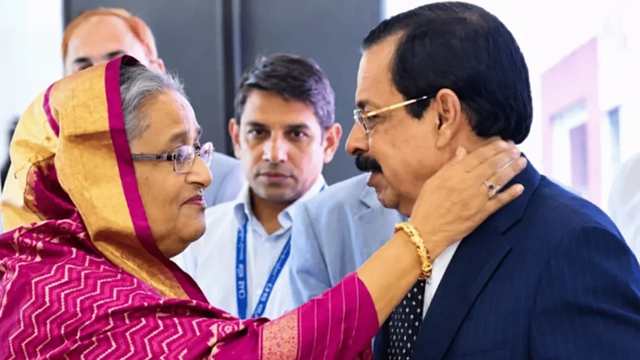 হাসিনার অনুপস্থিতিতে আওয়ামী লীগের নেতৃত্ব দেবেন শেখ সেলিম 