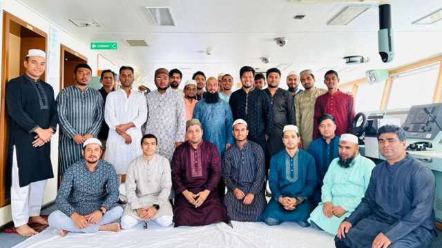 উপসাগরীয় উত্তেজনার মধ্যেই সমুদ্রে আটকা পড়ে ঈদ কাটালেন বাংলাদেশি নাবিকরা