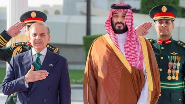 ইরানের যুদ্ধে যোগ দিলে পাকিস্তান প্রতিরক্ষা চুক্তি কার্যকর করতে পারে সৌদি আরব 