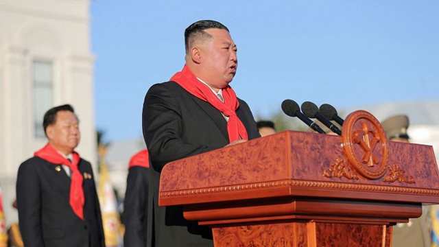 ইরানের পারমাণবিক কর্মসূচি চালিয়ে যাওয়ার সিদ্ধান্তটা সঠিক: কিম জং উন 