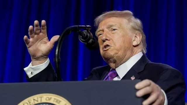 ইরানের বিরুদ্ধে তীব্র সামরিক পদক্ষেপের হুঁশিয়ারি দিল ট্রাম্প প্রশাসন