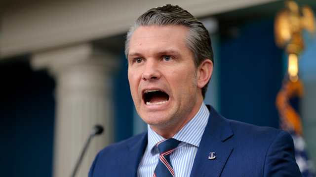 তথ্য ফাঁসের অভিযোগে সামরিক কর্মকর্তাকে পাঠানো হল ছুটিতে 