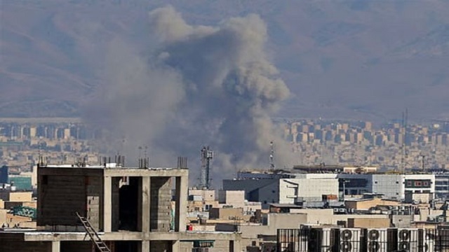 ইরান ও লেবাননে ইসরায়েলের ব্যাপক হামলা: তেহরান-ইসফাহানে তীব্র উত্তেজনা